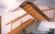 Escalera de bricolaje al segundo piso: instrucciones, dibujos y fotografías de escaleras de madera y metal.