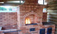Do-it-yourself grill oven smokehouse made of bricks