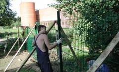 Installation de clôtures sur le territoire Démolition de clôtures autour des maisons